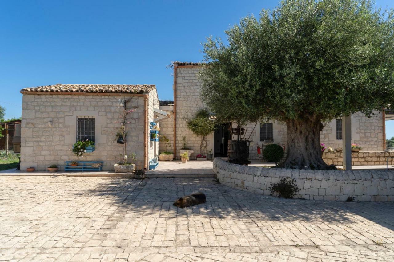 Ferienwohnung La Casazza - Country House Rosolini Exterior foto
